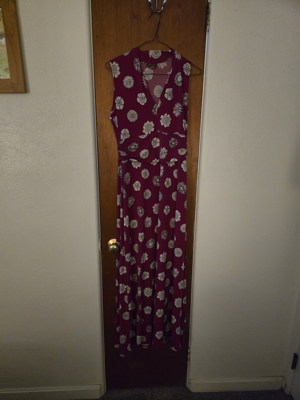 Sleeveless Floral Maxi Dress in Burgundy Vince Camuto